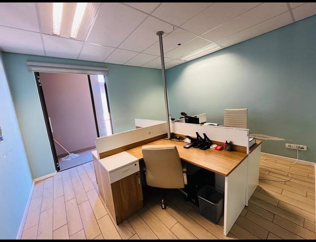 210M² OFFICE FOR SALE IN FOURWAYS GARDENS